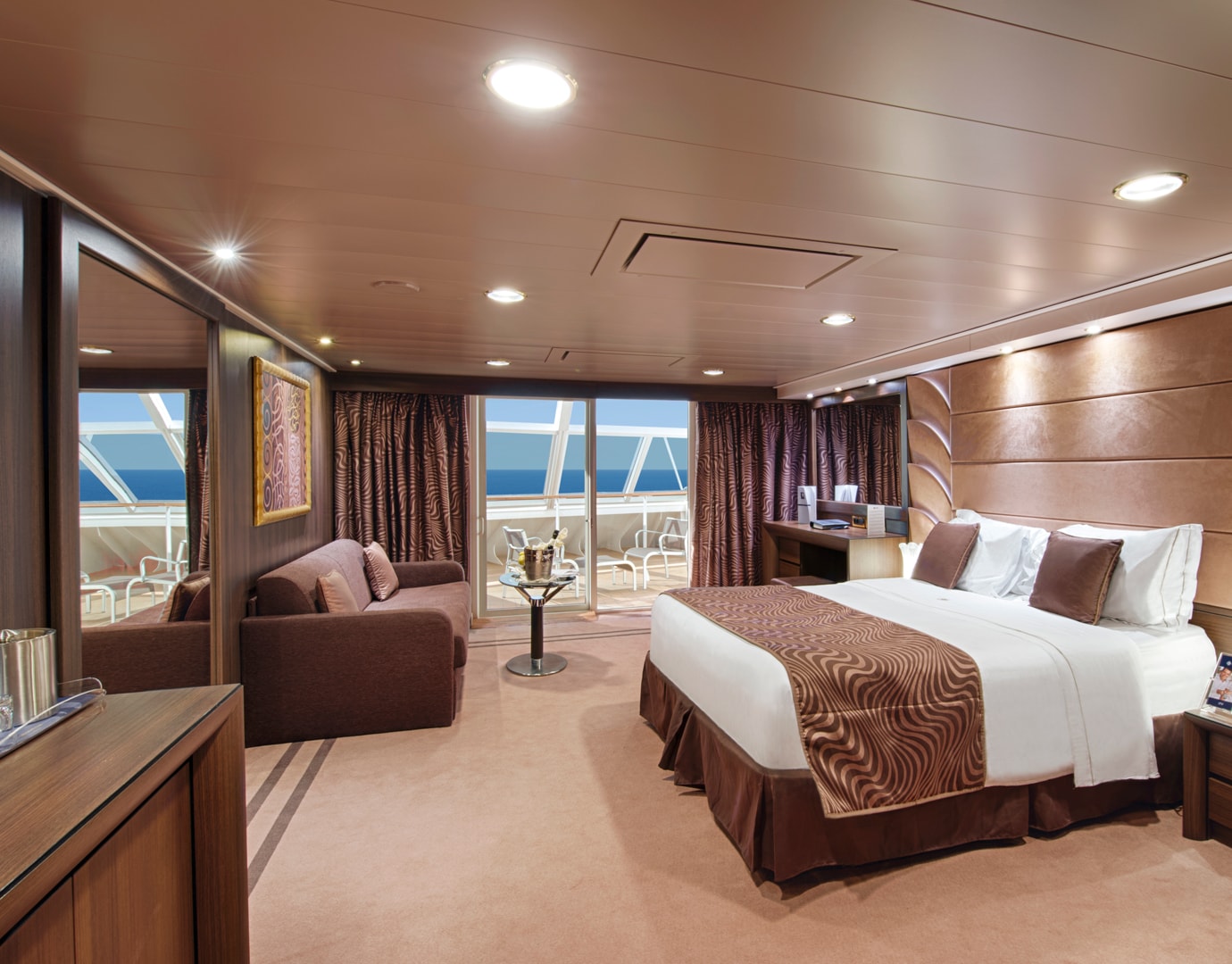MSC Divina, Yacht Club Deluxe Suite |MSC Cruises
