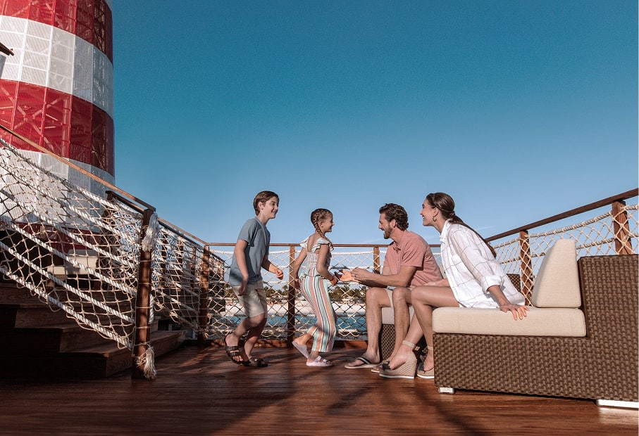 family-oc-lighthouse | MSC Cruises