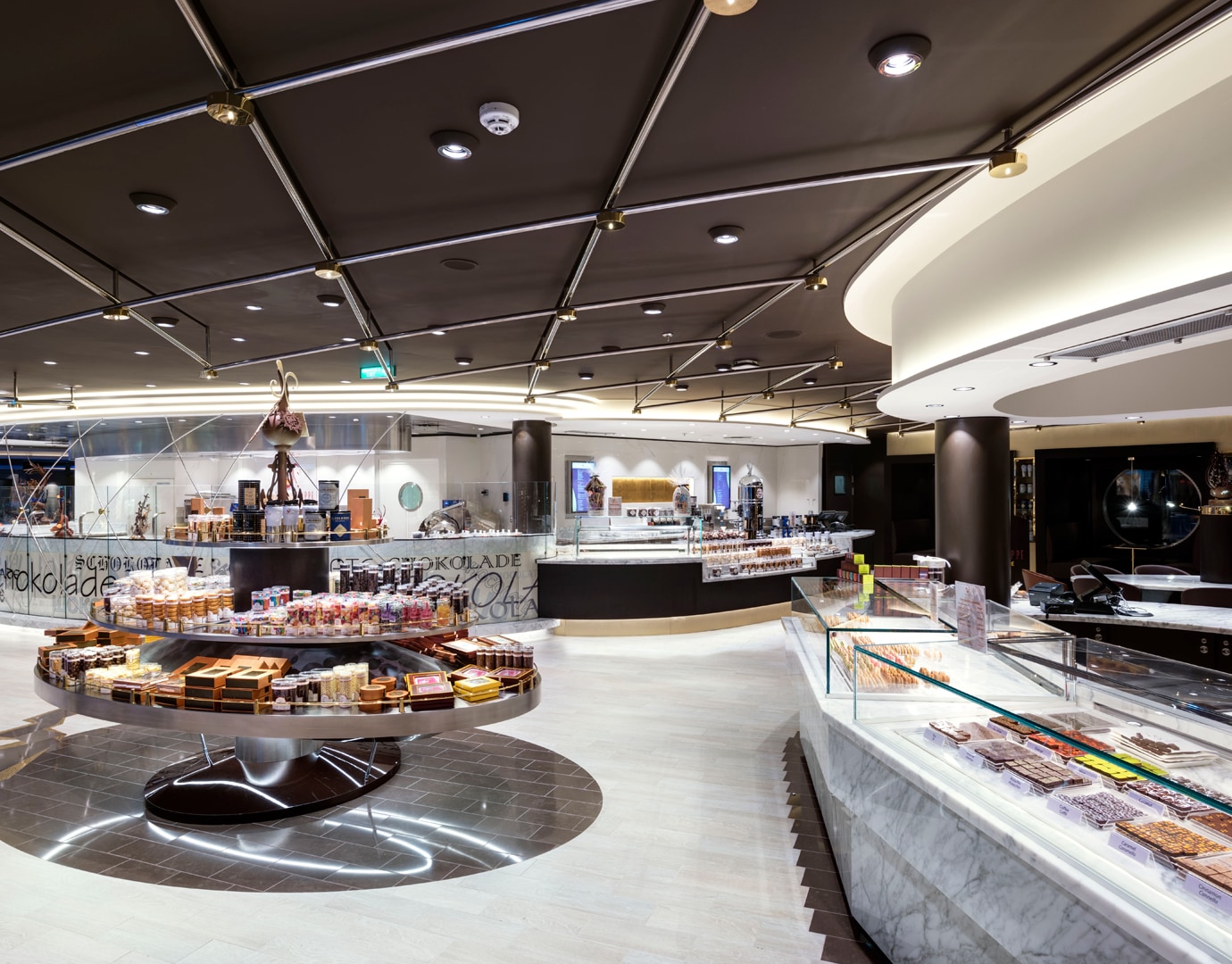 Luxurious chocolate and dessert boutique onboard a cruise ship | MSC Cruises