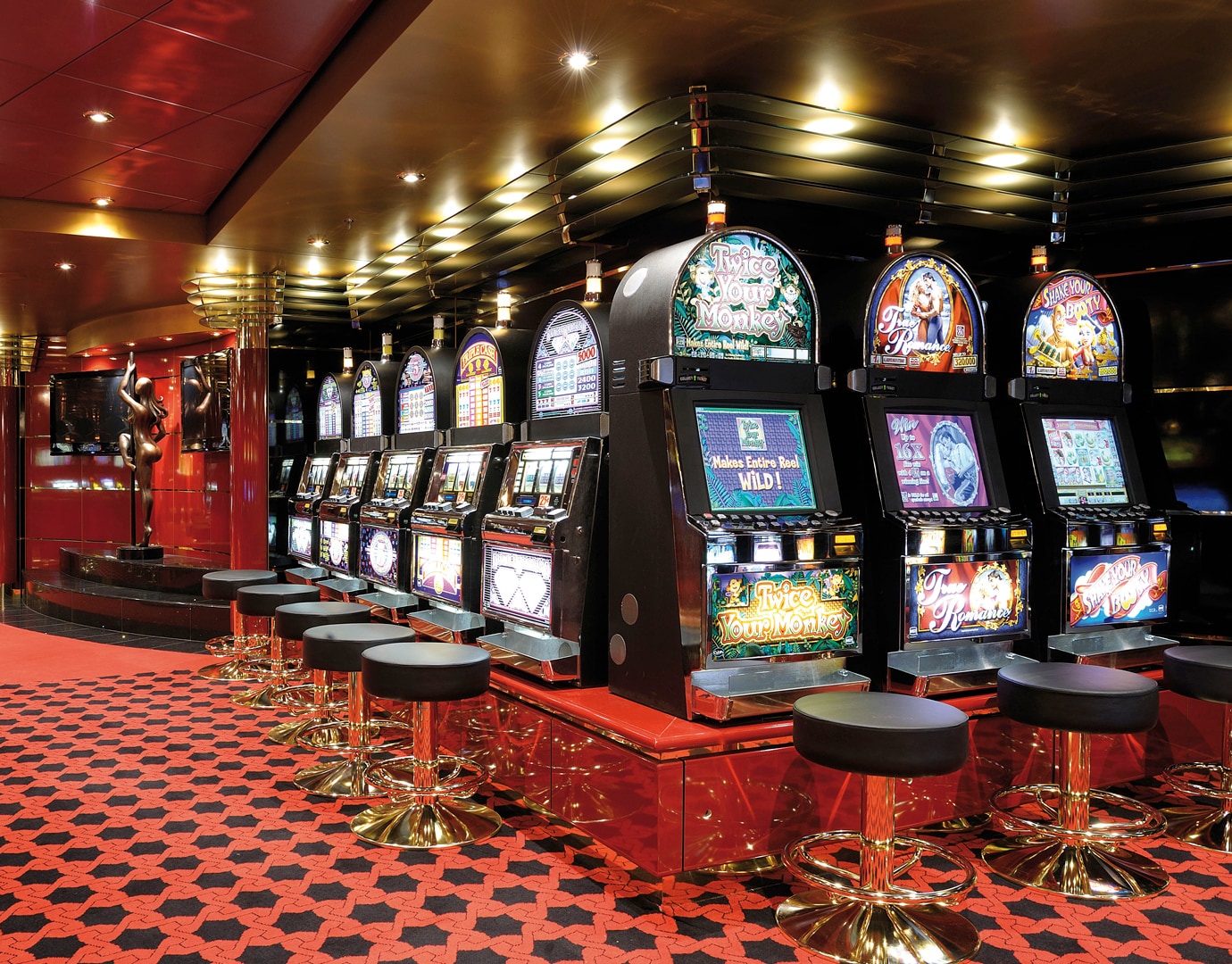 MSC Poesia Entertainment Casino Royal 04